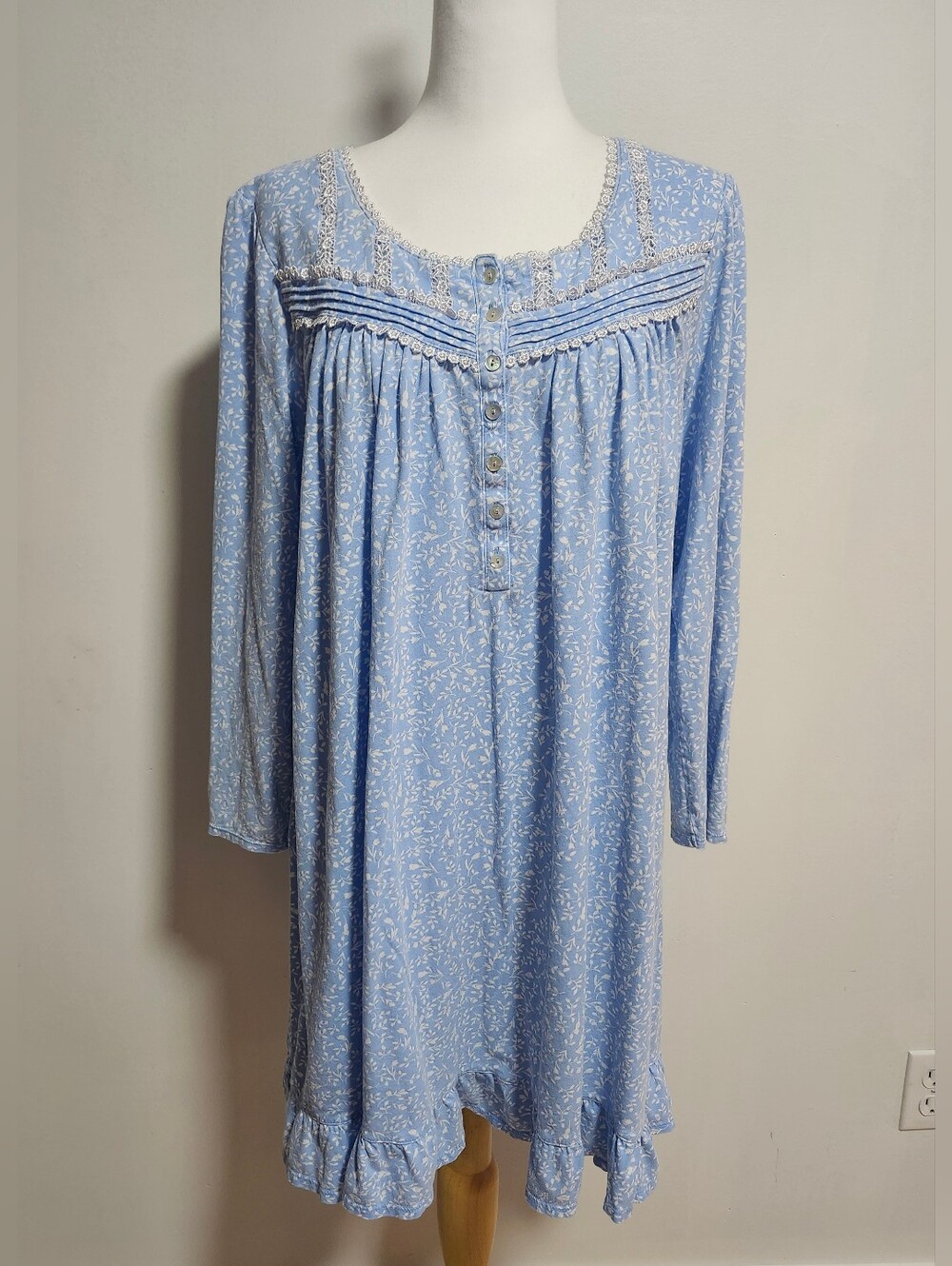 Eileen West Light Blue Floral Lace-Trim Nightgown. 100% Cotton